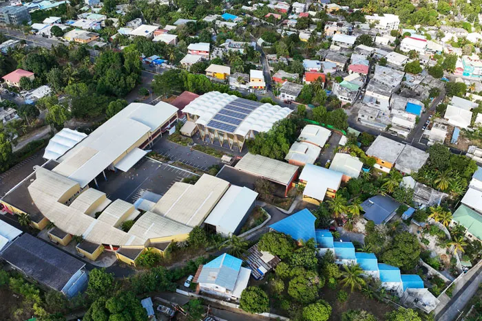 Plateau couvert du collège de Pamandzi